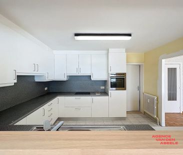 Ruim appartement in Sint-Michiels met 2 slaapkamers - Photo 4