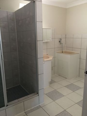 Cozy 3 bedroom home - Photo 3