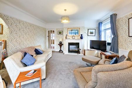 3 bedroom apartment to rent - Photo 2