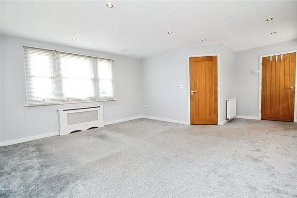 4 bedroom detached house to rent - Photo 1