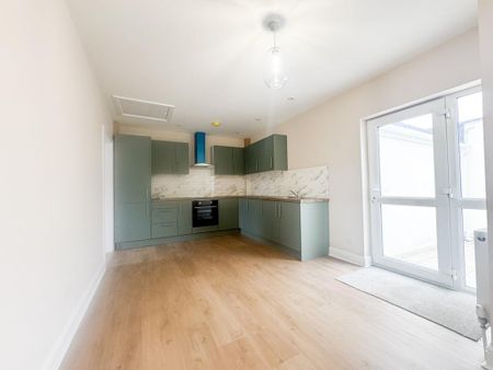 2 bedroom flat to rent - Photo 3