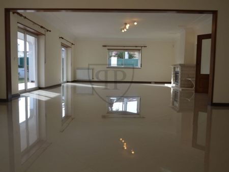 5 room luxury House for rent in Areia (Cascais), Cascais e Estoril, Cascais, Lisbon - Photo 3