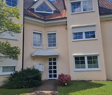 Helle 2-Zimmer-Dachgeschosswohnung mit großer Südterrasse und Grünb... - Foto 1