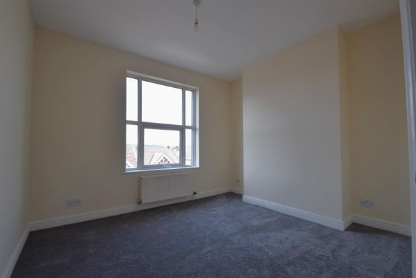 1 Bed Flat - Conversion - Photo 1