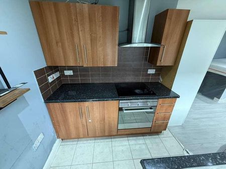 Northfield Road, Hounslow, TW5 - Photo 5