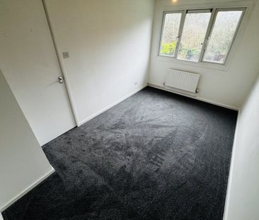 Brooke Close - Photo 5