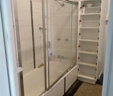 Room in beautifully presented character home - $180 all inclusive (... - Photo 6