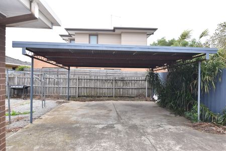 ONE BEDROOM UNIT IN GREAT LOCATION - Photo 4
