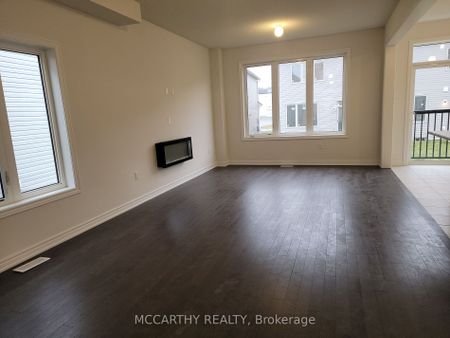 Townhouse For Lease | X7358666 - Photo 3