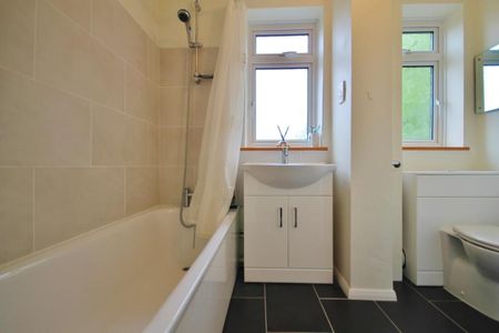 Fircroft Court, Woking, Surrey, GU22 7NA - Photo 2