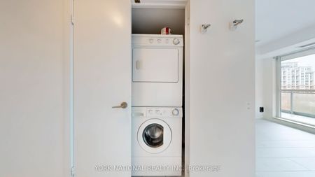 Vibe at Liberty Village Lofts - Photo 5