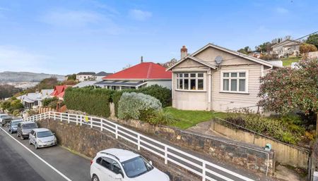 A tidy and spacious home! - Photo 3