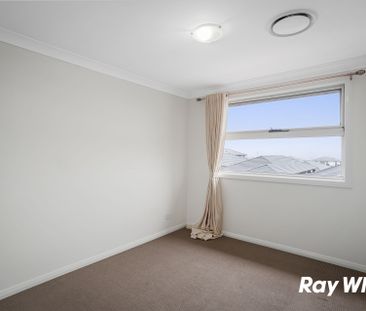 Immaculate Four Bedroom Family Home in Prime Location! - Photo 3