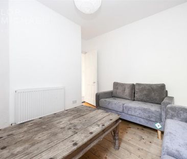 4 bedroom terraced house to rent - Photo 3