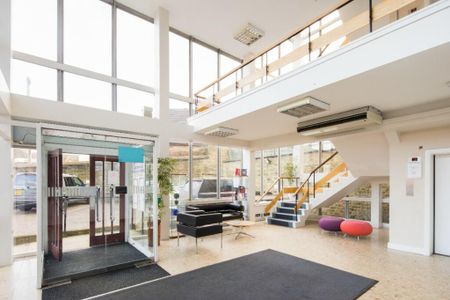 Mixed use to rent - Photo 3