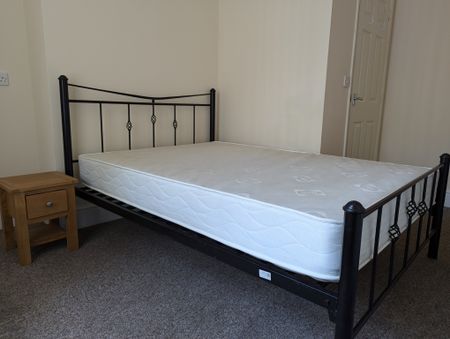 1 bed house of multiple occupation to rent in York Road, Great Yarmouth, NR30 - Photo 2