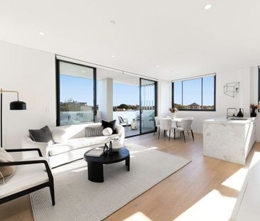 Brand New Two Bedroom Two Bathroom Apartment - Photo 2