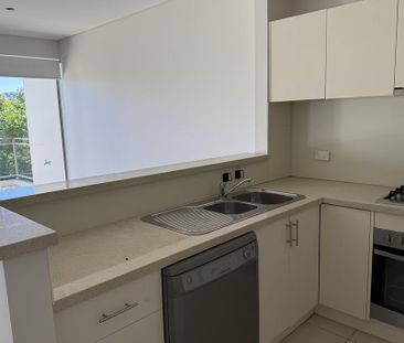 Centrally located - Photo 1