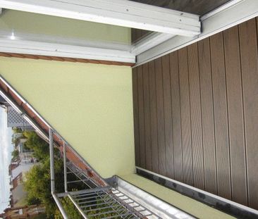 sanierte bzw. renovierte 3 Zimmer DG Wohnung in Adlershof mit Dachterrasse, offener Küche, Badewanne + Dusche - Photo 6