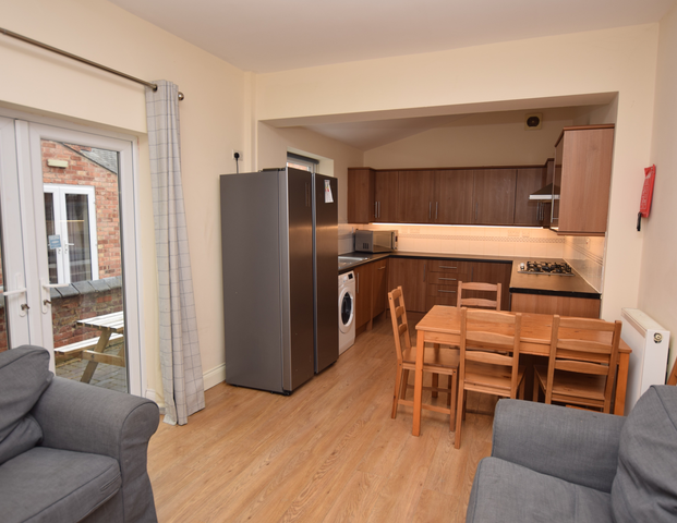 Teversal Avenue Room 2 - Photo 1