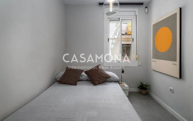 Modern Renovated Apartment in the Heart of Barceloneta - Photo 1