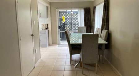 Spacious 5 Bedroom Home - Photo 2