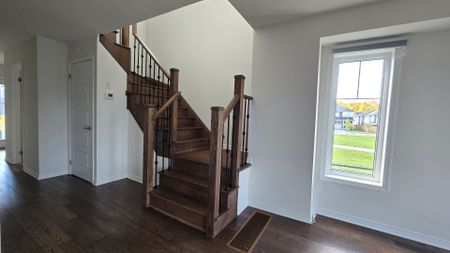 For Lease - 11 Armes Street, Hamilton, Ontario - Photo 2