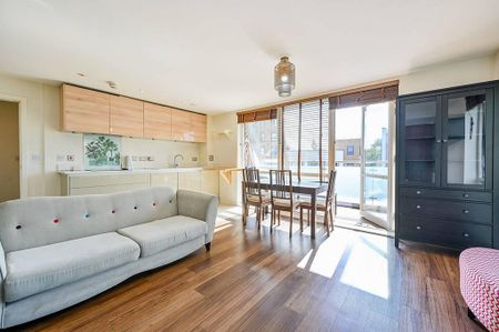 3 bedroom flat to rent - Photo 5
