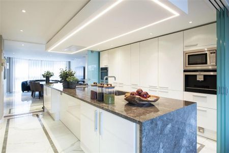 3 bedroom flat to rent - Photo 5