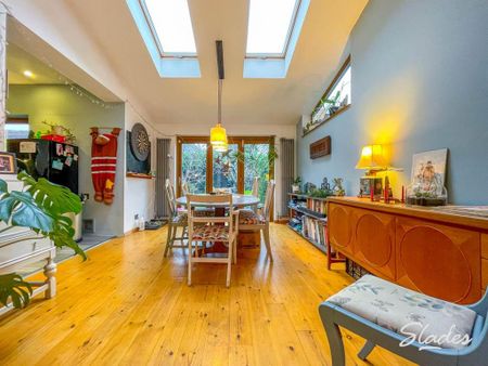 4 bedroom detached house to rent - Photo 4