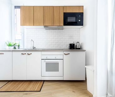 Spacious and bright single room in Piazza Monte Titano - Photo 2