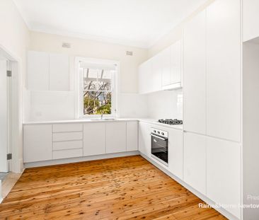 Fully Renovated Large Family Home with Expansive Rear Garden - Photo 6