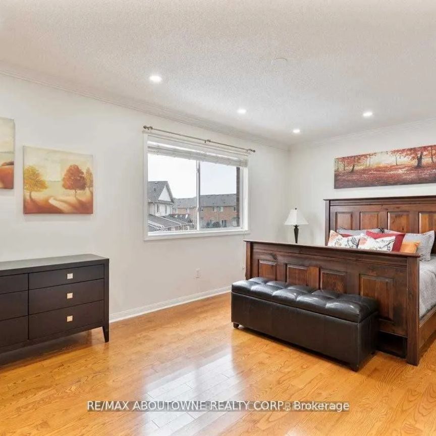 Detached Home For Lease | W9245835 - Photo 1