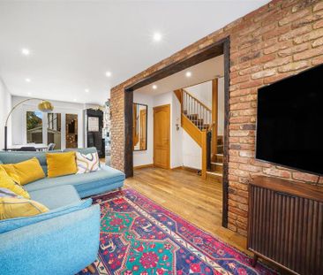 4 bedroom semi-detached house to rent - Photo 4