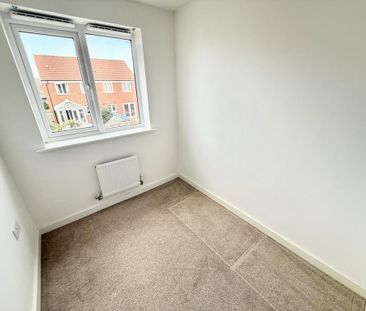 3 bedroom semi-detached house to rent - Photo 3