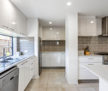 Exceptional Family Comfort in the Rosenthal Estate - Photo 2