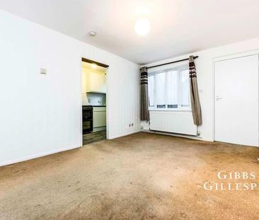 Oakcroft Close, Pinner, Middlesex, HA5 - Photo 2