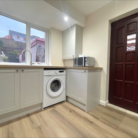 2 bedroom semi-detached bungalow to rent - Photo 3