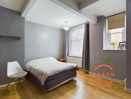 Walton House, Old Nichol Street, E2 - Photo 3