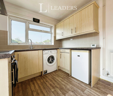 2 bedroom bungalow to rent Pembrey Close, Norwich, NR3 - Photo 5