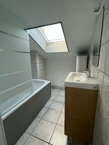 Appartement à louer - REIMS - PROCHE JEAN JAURES - Photo 2