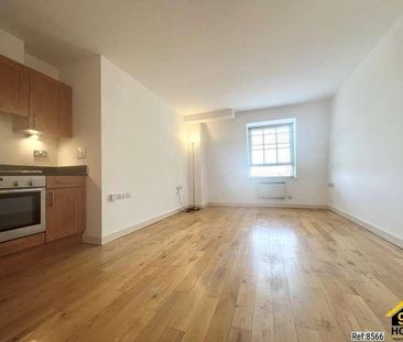 Stoke Newington High Street, London, N16 - Photo 1