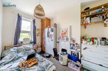 4 bedroom terraced house to rent - Photo 3