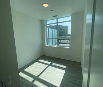 New 2+2 Thornhill condo for rent- 800 sq ft balcony - Photo 4