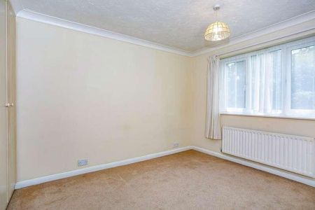 St. Annes Way, Redhill, RH1 - Photo 3