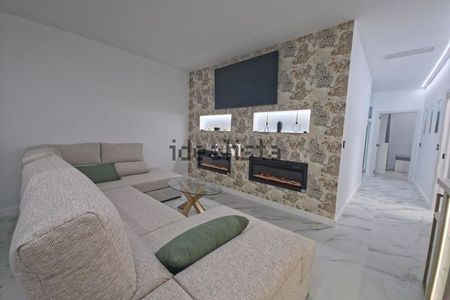 Alquiler de piso en Zona Pueblo - Photo 2