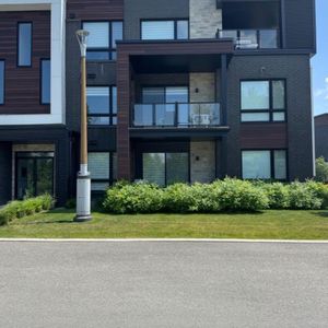 Logement 6 1/2 à louer - Photo 2