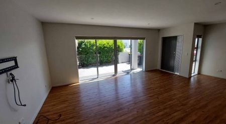 Fantastic location in Wigram! - Photo 2