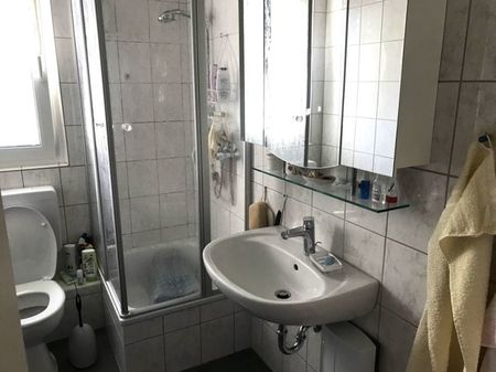 2,5 Zimmer-Wohnung mit Einbauküche, Balkon und Garage in 47228 Duisburg-Rheinhausen/Oestrum - Foto 2