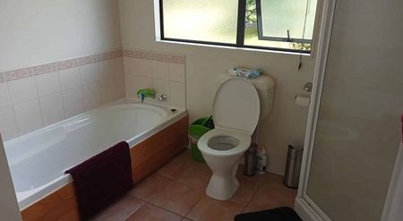 4 beds plus study 2.5 bath - Photo 5